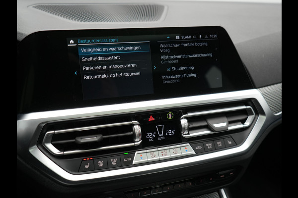 BMW 3 Serie Touring 330e M Sport PHEV 293pk Dealer O.H. | Panodak | Head Up | Laser LED | Adaptief Onderstel | Camera | Alcantara Sportstoelen Memory & Verwarmd | Sfeerverlichting | Apple Carplay | Keyless | Blis | 19"L.M | Virtual | DAB | Plug In
