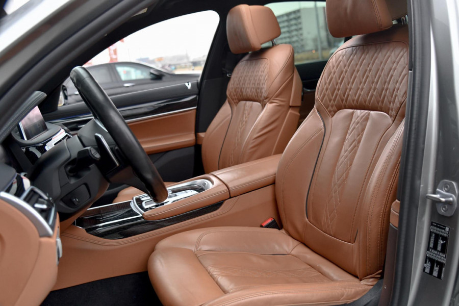 BMW 7 Serie 730d M-Sport. Pano, Softclose, HUD, Luchtv, 360, Keyless, Aero, Hifi, CarPlay, Sfeer!