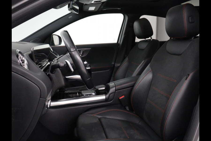 Mercedes-Benz GLA 250e AMG Limited | Panoramadak | Trekhaak | Adaptive cruise | Stoelverwarming | Memory | Matrix LED | Leder/Alcantara | Navigatie | Camera | Sfeerverlichting | PHEV | Plug In