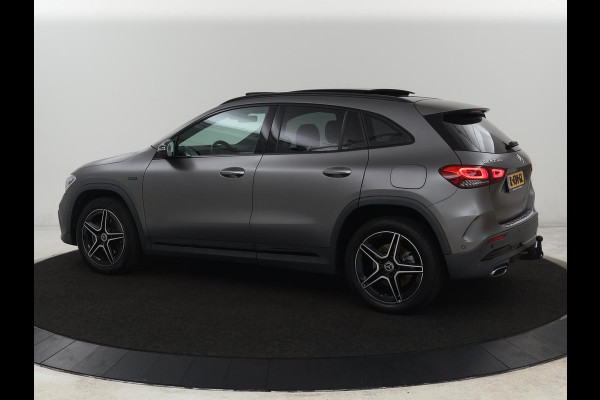 Mercedes-Benz GLA 250e AMG Limited | Panoramadak | Trekhaak | Adaptive cruise | Stoelverwarming | Memory | Matrix LED | Leder/Alcantara | Navigatie | Camera | Sfeerverlichting | PHEV | Plug In