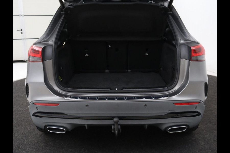 Mercedes-Benz GLA 250e AMG Limited | Panoramadak | Trekhaak | Adaptive cruise | Stoelverwarming | Memory | Matrix LED | Leder/Alcantara | Navigatie | Camera | Sfeerverlichting | PHEV | Plug In