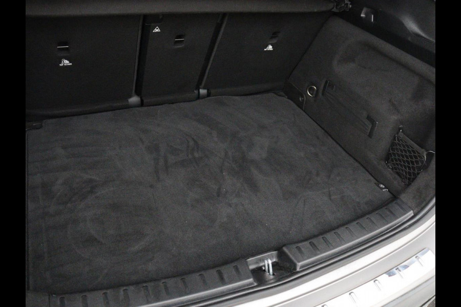 Mercedes-Benz GLA 250e AMG Limited | Panoramadak | Trekhaak | Adaptive cruise | Stoelverwarming | Memory | Matrix LED | Leder/Alcantara | Navigatie | Camera | Sfeerverlichting | PHEV | Plug In