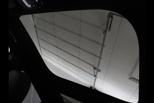 Mercedes-Benz GLA 250e AMG Limited | Panoramadak | Trekhaak | Adaptive cruise | Stoelverwarming | Memory | Matrix LED | Leder/Alcantara | Navigatie | Camera | Sfeerverlichting | PHEV | Plug In