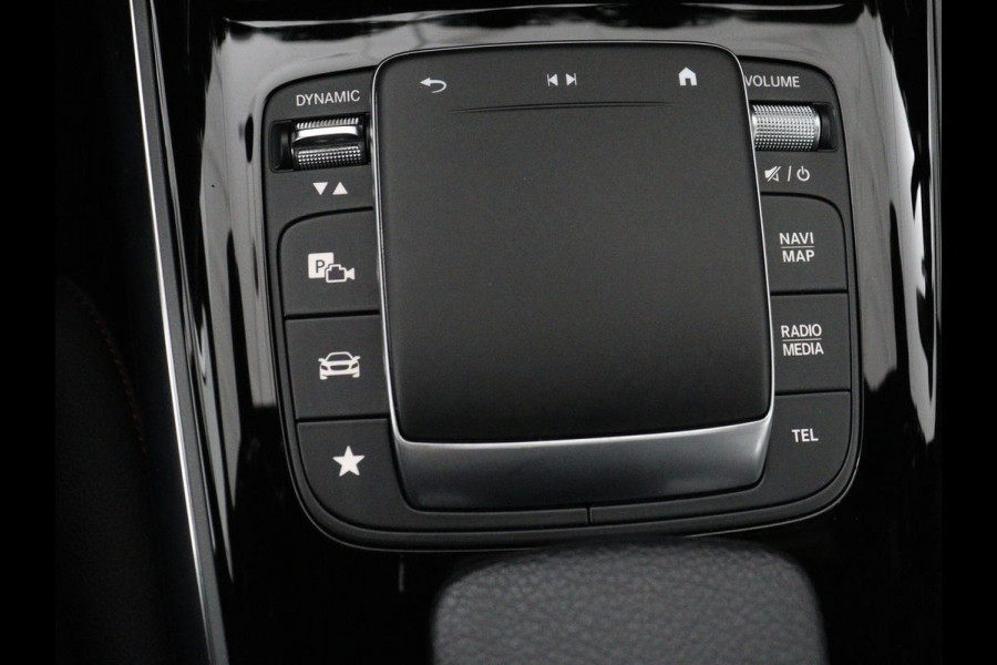 Mercedes-Benz GLA 250e AMG Limited | Panoramadak | Trekhaak | Adaptive cruise | Stoelverwarming | Memory | Matrix LED | Leder/Alcantara | Navigatie | Camera | Sfeerverlichting | PHEV | Plug In