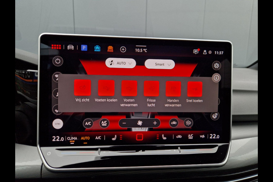 Volkswagen Golf 1.5 eHybrid 50 Edition /Panoramadak /IQ drive /IQ Light