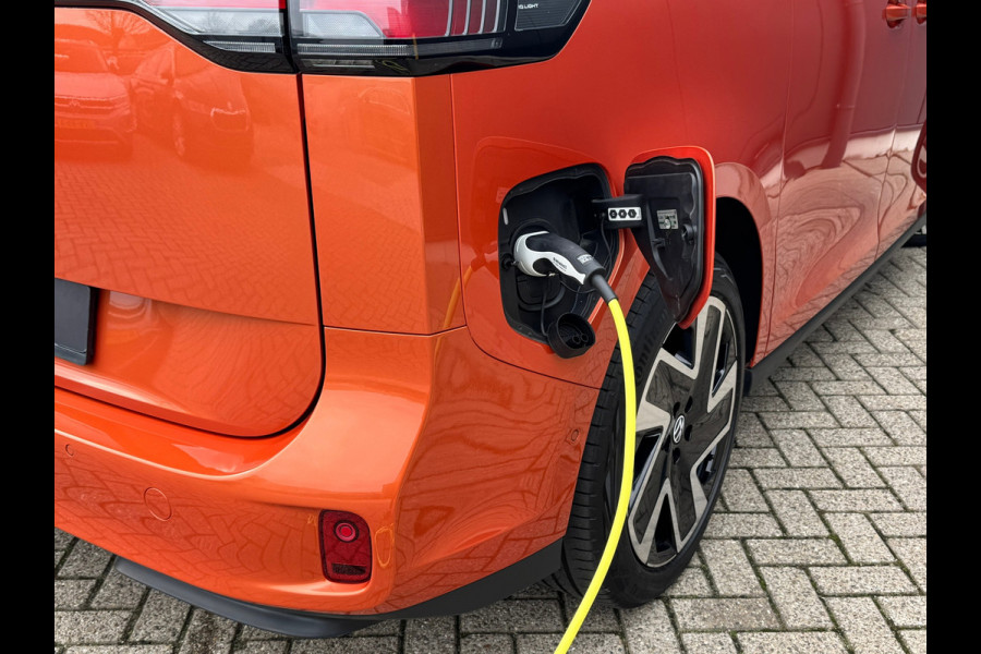 Volkswagen ID. Buzz 1st 77kWh * Matrix Led * Camera * Stoelverwarming * Adaptieve Cruise *