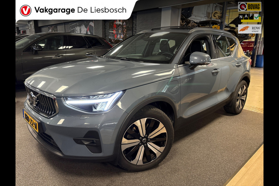 Volvo XC40 1.5 T5 Plug-in hybrid Core Bright / panorama-dak / Harman Kardon / camera / dode hoek