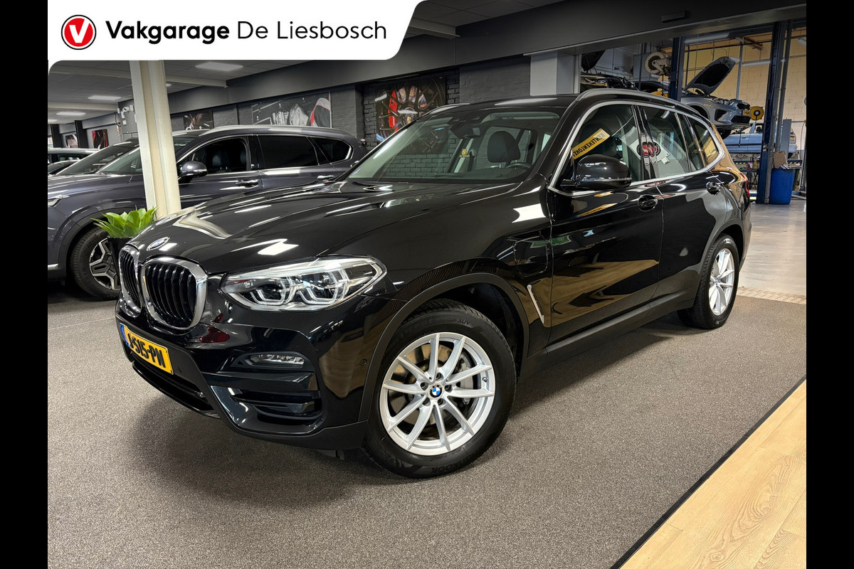 BMW X3 XDrive30e eDrive Edition / Panorama-dak / trekhaak / leder / head-up