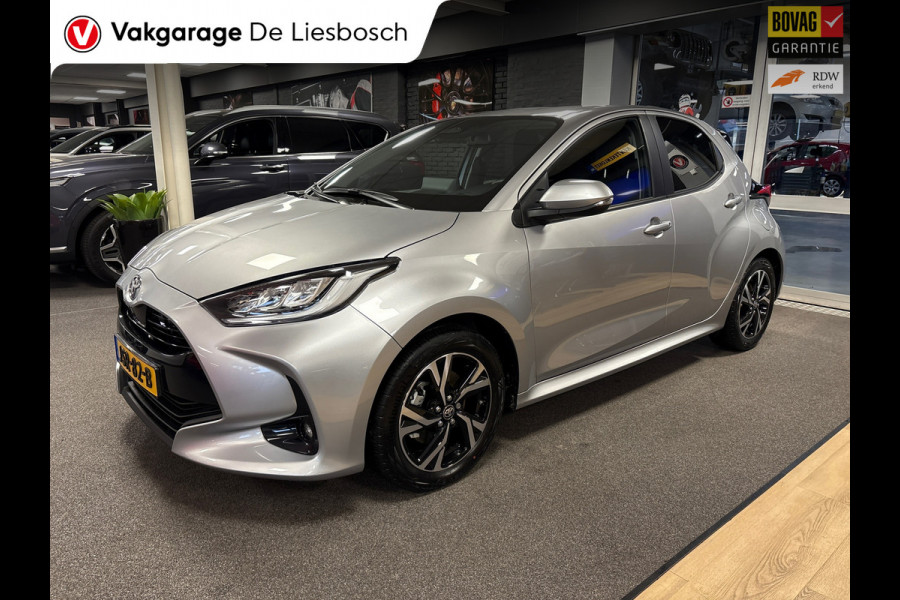 Toyota Yaris 1.5 Hybrid 115 First Edition / stoel en stuur verwarming/ camera / carplay /
