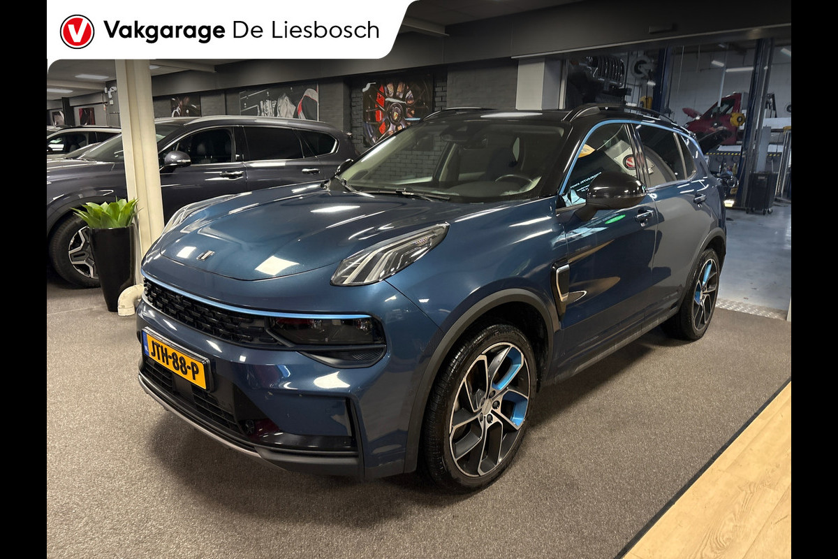 Lynk & Co 01 1.5 | Pano / Infinity- audio / memory / navi / camera / elec klep / panoramadak