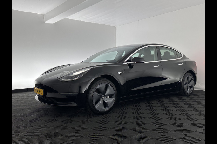 Tesla Model 3 Standard RWD Plus 60 kWh [ 3-Fase ] {SOH-80%} (INCL-BTW) Aut. *PANO | AUTO-PILOT | LEATHER | KEYLESS | FULL-LED | MEMORY-PACK | TOP-VIEW | DAB | CARPLAY | DIGI-COCKPIT | LANE-ASSIST | COMFORT-SEATS | TOWBAR | 18"ALU*