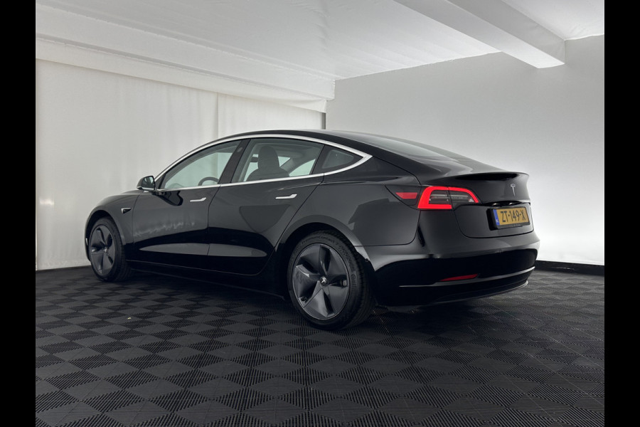 Tesla Model 3 Standard RWD Plus 60 kWh [ 3-Fase ] {SOH-80%} (INCL-BTW) Aut. *PANO | AUTO-PILOT | LEATHER | KEYLESS | FULL-LED | MEMORY-PACK | TOP-VIEW | DAB | CARPLAY | DIGI-COCKPIT | LANE-ASSIST | COMFORT-SEATS | TOWBAR | 18"ALU*