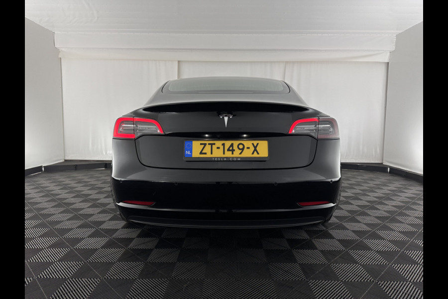 Tesla Model 3 Standard RWD Plus 60 kWh [ 3-Fase ] {SOH-80%} (INCL-BTW) Aut. *PANO | AUTO-PILOT | LEATHER | KEYLESS | FULL-LED | MEMORY-PACK | TOP-VIEW | DAB | CARPLAY | DIGI-COCKPIT | LANE-ASSIST | COMFORT-SEATS | TOWBAR | 18"ALU*