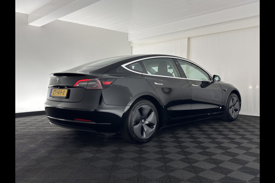Tesla Model 3 Standard RWD Plus 60 kWh [ 3-Fase ] {SOH-80%} (INCL-BTW) Aut. *PANO | AUTO-PILOT | LEATHER | KEYLESS | FULL-LED | MEMORY-PACK | TOP-VIEW | DAB | CARPLAY | DIGI-COCKPIT | LANE-ASSIST | COMFORT-SEATS | TOWBAR | 18"ALU*