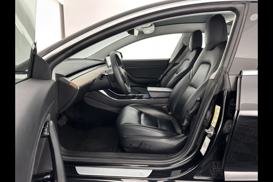 Tesla Model 3 Standard RWD Plus 60 kWh [ 3-Fase ] {SOH-80%} (INCL-BTW) Aut. *PANO | AUTO-PILOT | LEATHER | KEYLESS | FULL-LED | MEMORY-PACK | TOP-VIEW | DAB | CARPLAY | DIGI-COCKPIT | LANE-ASSIST | COMFORT-SEATS | TOWBAR | 18"ALU*
