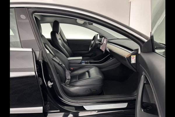 Tesla Model 3 Standard RWD Plus 60 kWh [ 3-Fase ] {SOH-80%} (INCL-BTW) Aut. *PANO | AUTO-PILOT | LEATHER | KEYLESS | FULL-LED | MEMORY-PACK | TOP-VIEW | DAB | CARPLAY | DIGI-COCKPIT | LANE-ASSIST | COMFORT-SEATS | TOWBAR | 18"ALU*