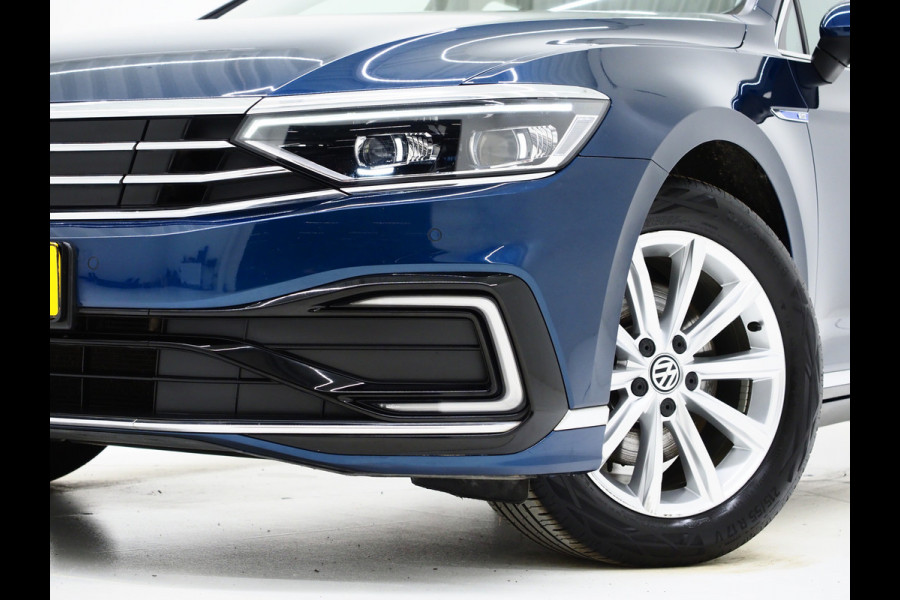 Volkswagen Passat Variant 1.4 TSI PHEV GTE | Leder | Trekhaak | Adaptive Cruise | Sfeerlicht | DAB | Climate | Matrix | Carplay