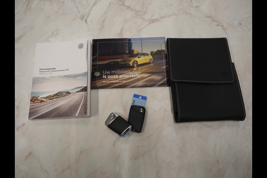 Volkswagen Passat Variant 1.4 TSI PHEV GTE | Leder | Trekhaak | Adaptive Cruise | Sfeerlicht | DAB | Climate | Matrix | Carplay