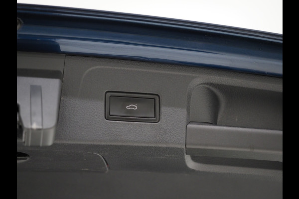 Volkswagen Passat Variant 1.4 TSI PHEV GTE | Leder | Trekhaak | Adaptive Cruise | Sfeerlicht | DAB | Climate | Matrix | Carplay