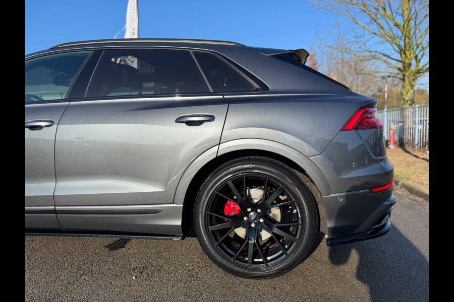 Audi Q8 55 TFSI quattro S Line 340 PK Pano Leder Camera Trekhaak