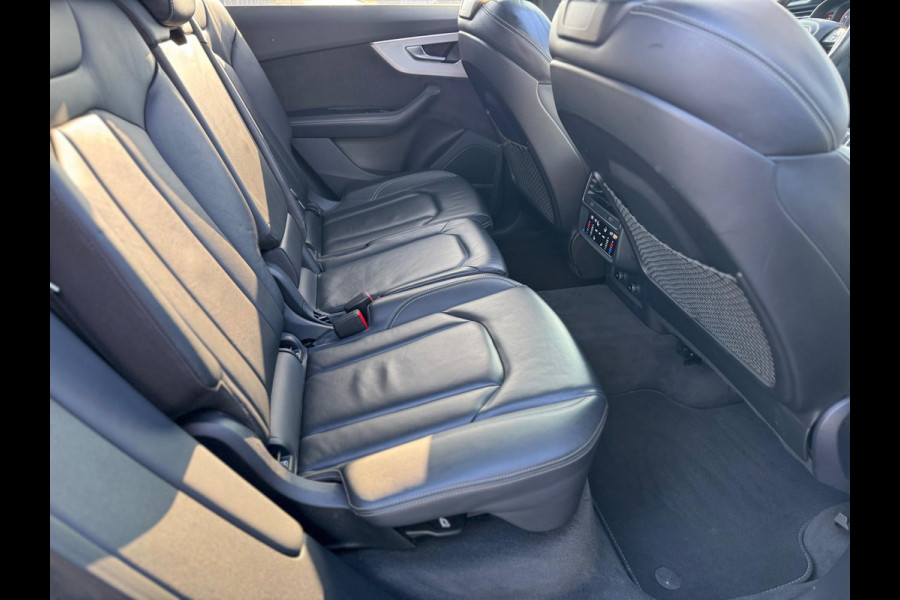 Audi Q8 55 TFSI quattro S Line 340 PK Pano Leder Camera Trekhaak