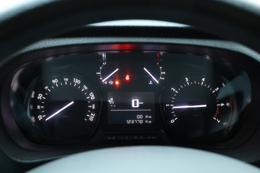 Citroën Jumpy 2.0 BlueHDI XL DC | Dubbel Cabine | Marge | BTW Vrij | Navigatie | CarPlay | PDC | Cruise control | Trekhaak | Climatronic | Nieuwe APK | NAP Logisch | 5-Zitter | Euro 6