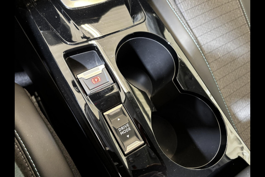 Peugeot e-2008 EV Allure Pack 50 kWh Allseason | Navigatie | Achteruitrijcamera |