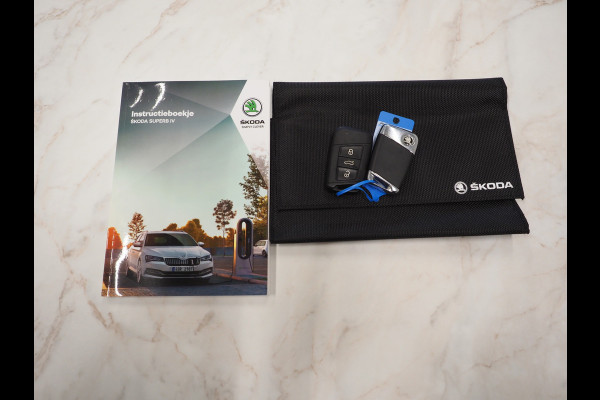 Škoda Superb Combi 1.4 TSI iV Sportline | Panoramadak | Trekhaak | Sportstoelen | Canton | Keyless | Adaptive Cruise | Carplay
