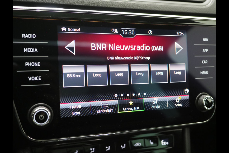 Škoda Superb Combi 1.4 TSI iV Sportline | Panoramadak | Trekhaak | Sportstoelen | Canton | Keyless | Adaptive Cruise | Carplay