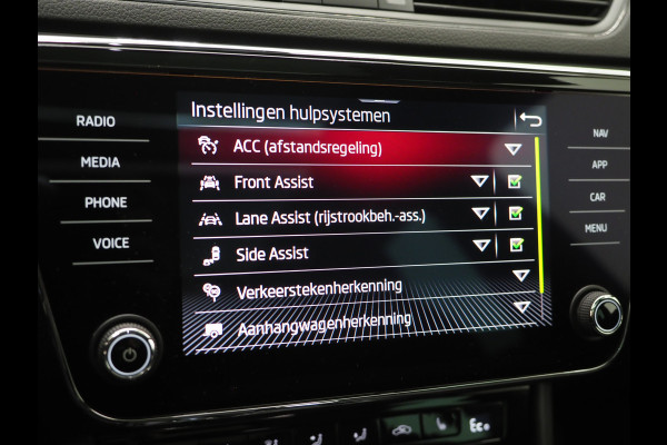 Škoda Superb Combi 1.4 TSI iV Sportline | Panoramadak | Trekhaak | Sportstoelen | Canton | Keyless | Adaptive Cruise | Carplay