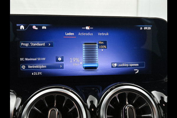 Mercedes-Benz EQB 250+ Business Solution Luxury 71 kWh | Panoramaschuifdak | Smartphone integratie | Extra USB-poorten | Stoelverwarming | Sfeerverlichting | Easypack achterklep | Dodehoekassistent |