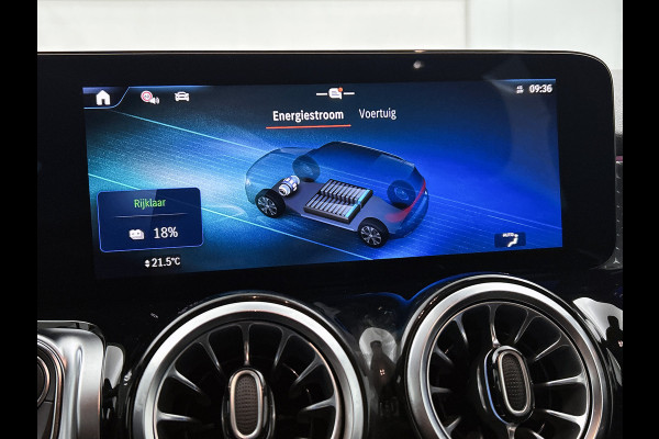 Mercedes-Benz EQB 250+ Business Solution Luxury 71 kWh | Panoramaschuifdak | Smartphone integratie | Extra USB-poorten | Stoelverwarming | Sfeerverlichting | Easypack achterklep | Dodehoekassistent |