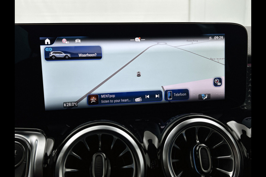 Mercedes-Benz EQB 250+ Business Solution Luxury 71 kWh | Panoramaschuifdak | Smartphone integratie | Extra USB-poorten | Stoelverwarming | Sfeerverlichting | Easypack achterklep | Dodehoekassistent |