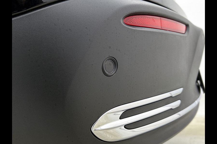 Mercedes-Benz EQB 250+ Business Solution Luxury 71 kWh | Panoramaschuifdak | Smartphone integratie | Extra USB-poorten | Stoelverwarming | Sfeerverlichting | Easypack achterklep | Dodehoekassistent |