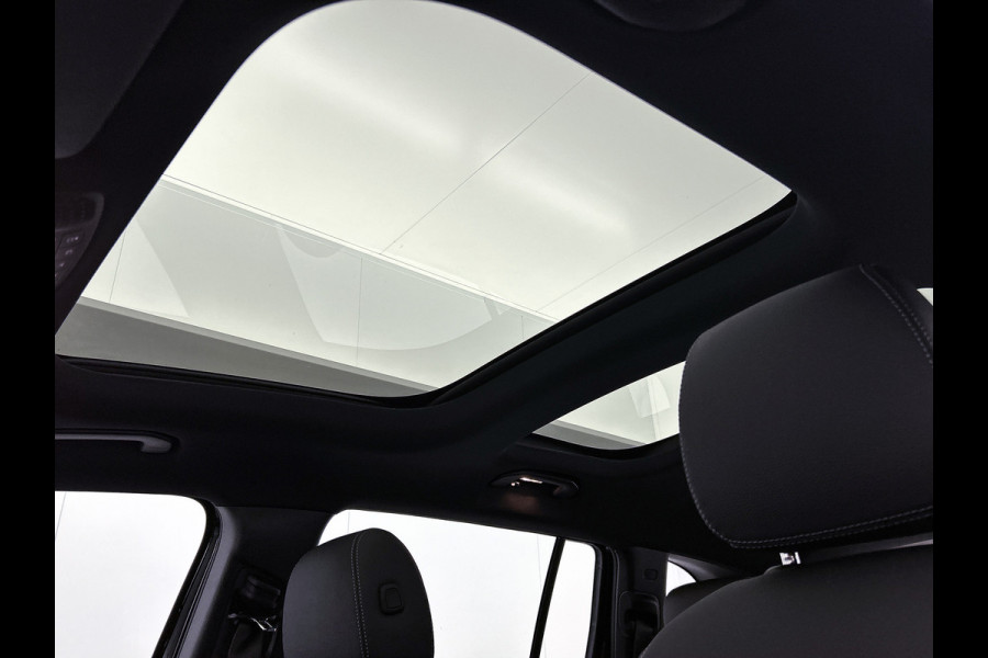 Mercedes-Benz EQB 250+ Business Solution Luxury 71 kWh | Panoramaschuifdak | Smartphone integratie | Extra USB-poorten | Stoelverwarming | Sfeerverlichting | Easypack achterklep | Dodehoekassistent |