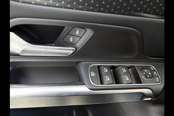 Mercedes-Benz EQB 250+ Business Solution Luxury 71 kWh | Panoramaschuifdak | Smartphone integratie | Extra USB-poorten | Stoelverwarming | Sfeerverlichting | Easypack achterklep | Dodehoekassistent |