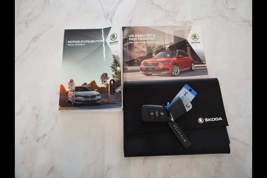 Škoda Superb Combi 1.4 TSI iV 218PK | Panoramadak | Camera | Virtual | Keyless | Sfeerlicht | Dodehoek | Memory | Carplay