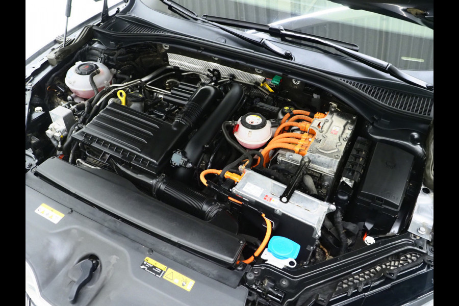 Škoda Superb Combi 1.4 TSI iV 218PK | Panoramadak | Camera | Virtual | Keyless | Sfeerlicht | Dodehoek | Memory | Carplay