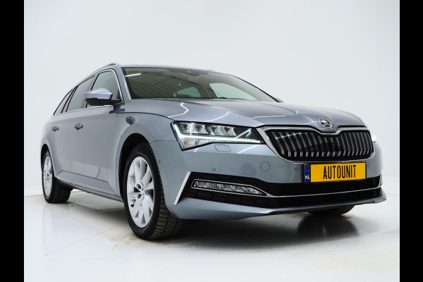 Škoda Superb Combi 1.4 TSI iV 218PK | Panoramadak | Camera | Virtual | Keyless | Sfeerlicht | Dodehoek | Memory | Carplay