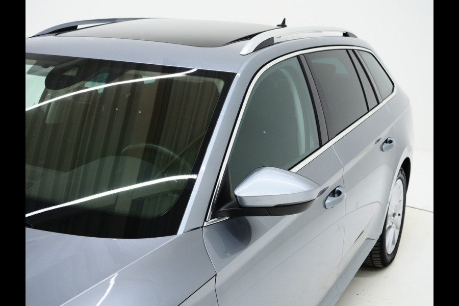 Škoda Superb Combi 1.4 TSI iV 218PK | Panoramadak | Camera | Virtual | Keyless | Sfeerlicht | Dodehoek | Memory | Carplay