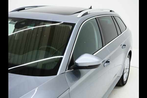 Škoda Superb Combi 1.4 TSI iV 218PK | Panoramadak | Camera | Virtual | Keyless | Sfeerlicht | Dodehoek | Memory | Carplay