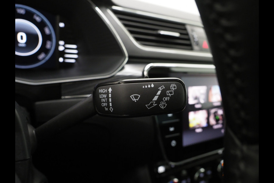 Škoda Superb Combi 1.4 TSI iV 218PK | Panoramadak | Camera | Virtual | Keyless | Sfeerlicht | Dodehoek | Memory | Carplay