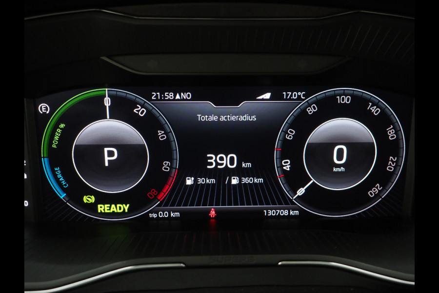 Škoda Superb Combi 1.4 TSI iV 218PK | Panoramadak | Camera | Virtual | Keyless | Sfeerlicht | Dodehoek | Memory | Carplay