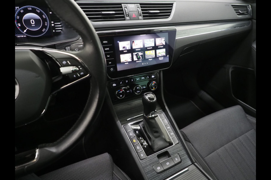 Škoda Superb Combi 1.4 TSI iV 218PK | Panoramadak | Camera | Virtual | Keyless | Sfeerlicht | Dodehoek | Memory | Carplay