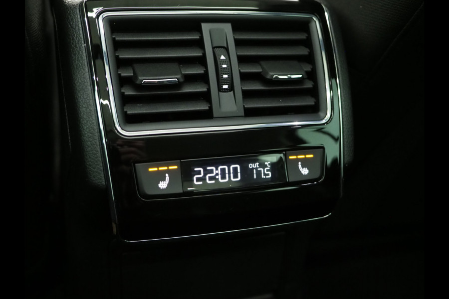 Škoda Superb Combi 1.4 TSI iV 218PK | Panoramadak | Camera | Virtual | Keyless | Sfeerlicht | Dodehoek | Memory | Carplay