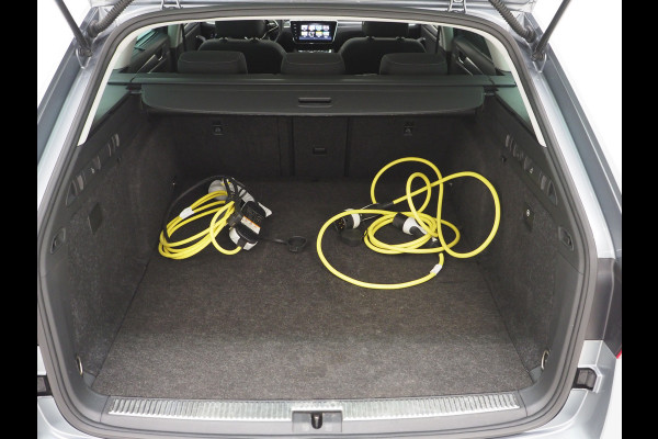 Škoda Superb Combi 1.4 TSI iV 218PK | Panoramadak | Camera | Virtual | Keyless | Sfeerlicht | Dodehoek | Memory | Carplay