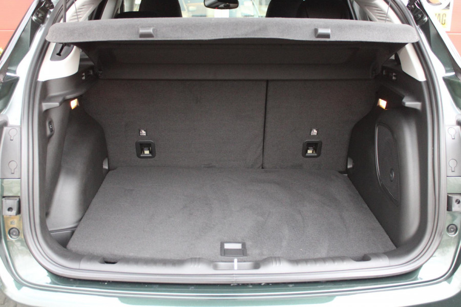 Jeep Compass 1.5T 142PK e-Hybrid NORTH STAR | SCHUIF/KANTEL DAK | UNIEKE KLEUR! "TECHNO GREEN" | WINTERPACK: STOEL/STUUR/PARKEERNSENSOREN/RUITENSPROEIER VERWARMBAAR | SAFETY PACK: 360° CAMERA/DODEHOEK BEWAKING/BUITENSPIEGELS MET INSTAPVERLICHTING | 10,1" TOUCHSCREEN MET NAVIGATIE/ADAPTIVE CRUISE CONTROL INCL LANE CENTERING ASSIST/VERKEERSBORDEN INFORMATIE/DRAADLOZE TELEFOONLADER/HANDSFREE ELEKTRISCH BEDIENBARE ACHTERKLEP | PREMIUM AUDIO SYSTEEM MET 9 SPEAKERS & SUBWOOVER "ALPINE" | KEYLESS ENTRY | DRAADLOZE APPLE CARPLAY/ANDROID AUTO | 18" LICHTMETALEN VELGEN | TWO TONE ZWART DAK |