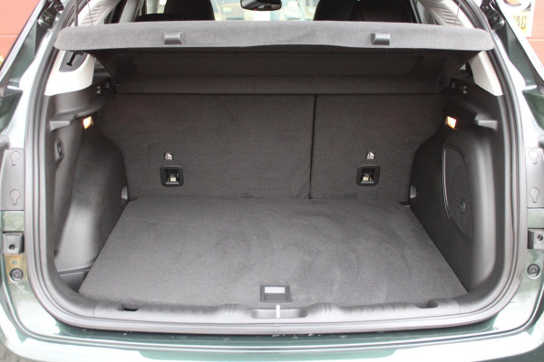 Jeep Compass 1.5T 142PK e-Hybrid NORTH STAR | SCHUIF/KANTEL DAK | UNIEKE KLEUR! "TECHNO GREEN" | WINTERPACK: STOEL/STUUR/PARKEERNSENSOREN/RUITENSPROEIER VERWARMBAAR | SAFETY PACK: 360° CAMERA/DODEHOEK BEWAKING/BUITENSPIEGELS MET INSTAPVERLICHTING | 10,1" TOUCHSCREEN MET NAVIGATIE/ADAPTIVE CRUISE CONTROL INCL LANE CENTERING ASSIST/VERKEERSBORDEN INFORMATIE/DRAADLOZE TELEFOONLADER/HANDSFREE ELEKTRISCH BEDIENBARE ACHTERKLEP | PREMIUM AUDIO SYSTEEM MET 9 SPEAKERS & SUBWOOVER "ALPINE" | KEYLESS ENTRY | DRAADLOZE APPLE CARPLAY/ANDROID AUTO | 18" LICHTMETALEN VELGEN | TWO TONE ZWART DAK |