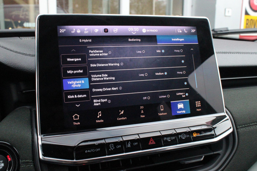 Jeep Compass 1.5T 142PK e-Hybrid NORTH STAR | SCHUIF/KANTEL DAK | UNIEKE KLEUR! "TECHNO GREEN" | WINTERPACK: STOEL/STUUR/PARKEERNSENSOREN/RUITENSPROEIER VERWARMBAAR | SAFETY PACK: 360° CAMERA/DODEHOEK BEWAKING/BUITENSPIEGELS MET INSTAPVERLICHTING | 10,1" TOUCHSCREEN MET NAVIGATIE/ADAPTIVE CRUISE CONTROL INCL LANE CENTERING ASSIST/VERKEERSBORDEN INFORMATIE/DRAADLOZE TELEFOONLADER/HANDSFREE ELEKTRISCH BEDIENBARE ACHTERKLEP | PREMIUM AUDIO SYSTEEM MET 9 SPEAKERS & SUBWOOVER "ALPINE" | KEYLESS ENTRY | DRAADLOZE APPLE CARPLAY/ANDROID AUTO | 18" LICHTMETALEN VELGEN | TWO TONE ZWART DAK |