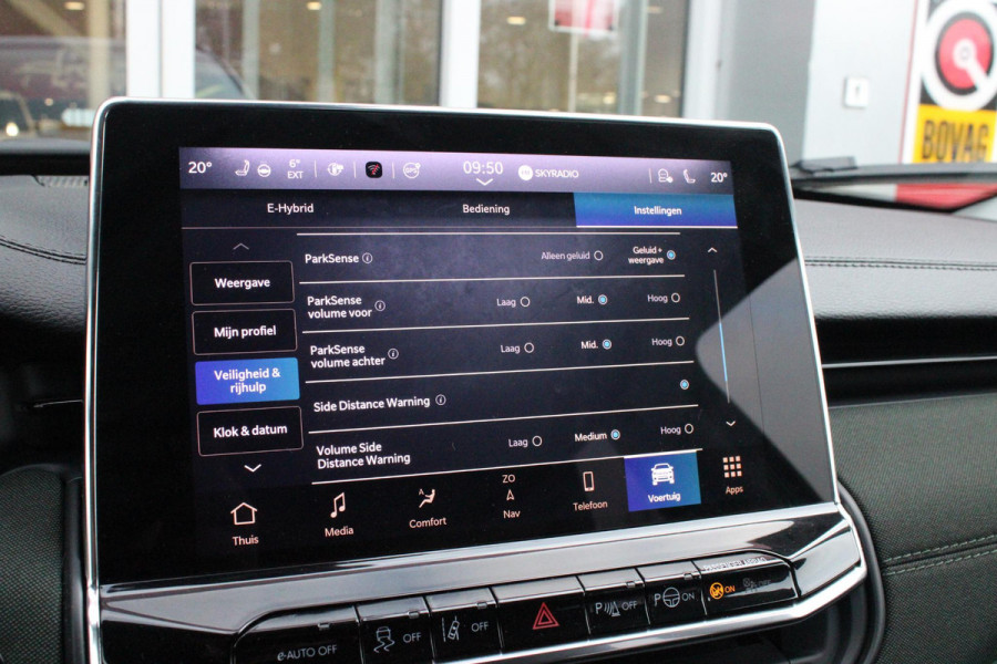 Jeep Compass 1.5T 142PK e-Hybrid NORTH STAR | SCHUIF/KANTEL DAK | UNIEKE KLEUR! "TECHNO GREEN" | WINTERPACK: STOEL/STUUR/PARKEERNSENSOREN/RUITENSPROEIER VERWARMBAAR | SAFETY PACK: 360° CAMERA/DODEHOEK BEWAKING/BUITENSPIEGELS MET INSTAPVERLICHTING | 10,1" TOUCHSCREEN MET NAVIGATIE/ADAPTIVE CRUISE CONTROL INCL LANE CENTERING ASSIST/VERKEERSBORDEN INFORMATIE/DRAADLOZE TELEFOONLADER/HANDSFREE ELEKTRISCH BEDIENBARE ACHTERKLEP | PREMIUM AUDIO SYSTEEM MET 9 SPEAKERS & SUBWOOVER "ALPINE" | KEYLESS ENTRY | DRAADLOZE APPLE CARPLAY/ANDROID AUTO | 18" LICHTMETALEN VELGEN | TWO TONE ZWART DAK |